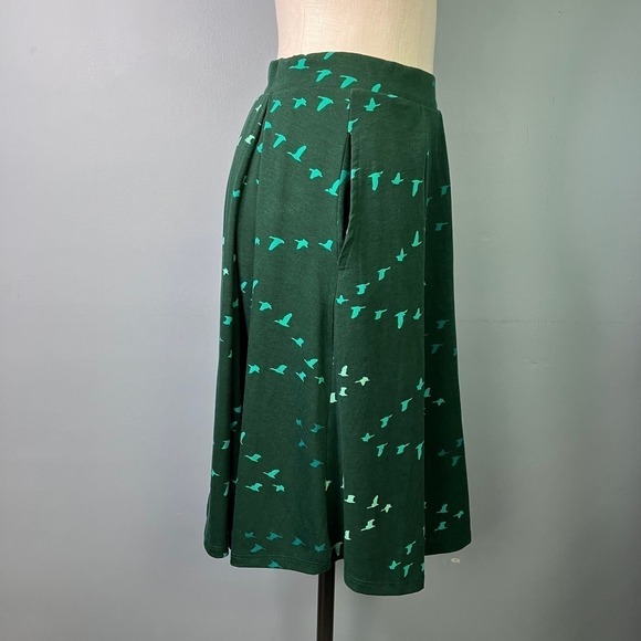 LuLaRoe Green Goose V Formation Madison Pleated Swing Skirt with Pockets Size M - Picture 2 of 12